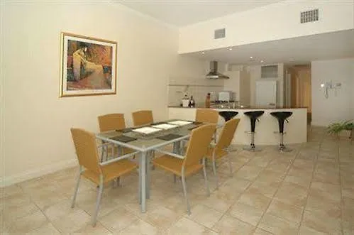 Michelles Garden Apartments Adelaide 4*,