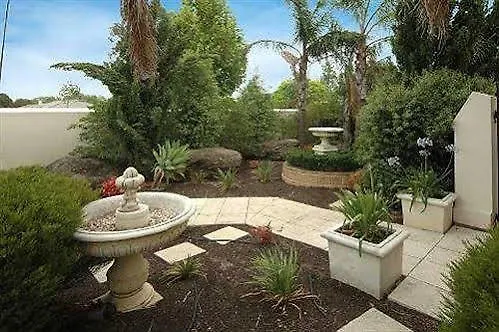 Hotel Michelles Garden Apartments Adelaide